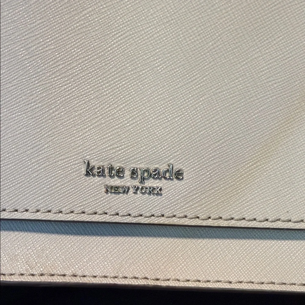 Kate Spade Crossbody Bag with Silver Chain - Picture 2 of 9